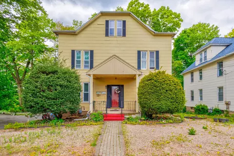 28 Reilly Pl, Bristol, CT 06010