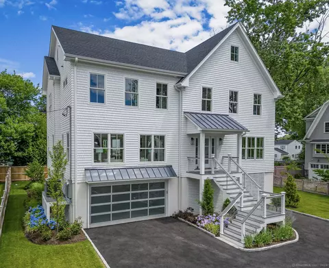 71 Benson Pl, Fairfield, CT 06824