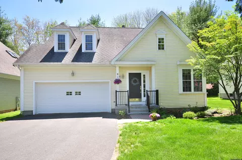 9 Brettonwood Dr #9, Simsbury, CT 06070