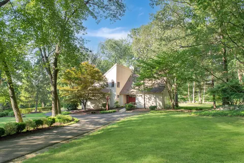 18 Mine Hill Rd, Redding, CT 06896