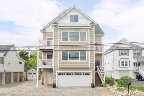 106 Milford Point Rd, Milford, CT 06460