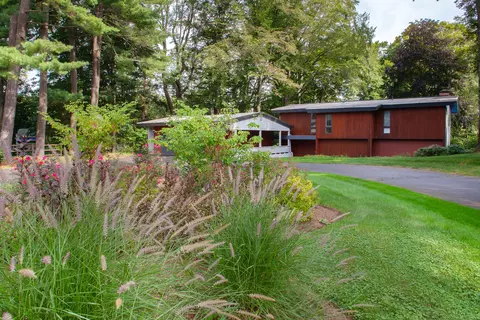 115 Cliffmore Rd, West Hartford, CT 06107