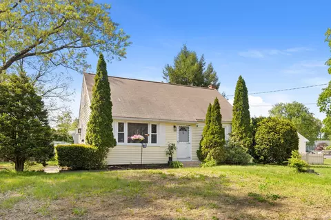 5 Sky St, Enfield, CT 06082