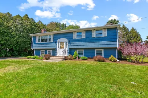 18 Christopher Cir, Middletown, CT 06457