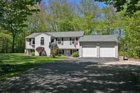 26 Skinner Rd, Colchester, CT 06415