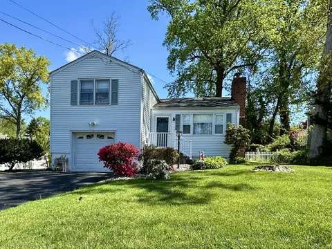 81 Indian River Rd, Milford, CT 06460