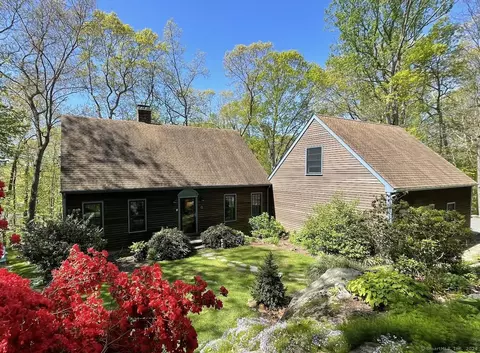 7 Ridgeway Rd, Clinton, CT 06413