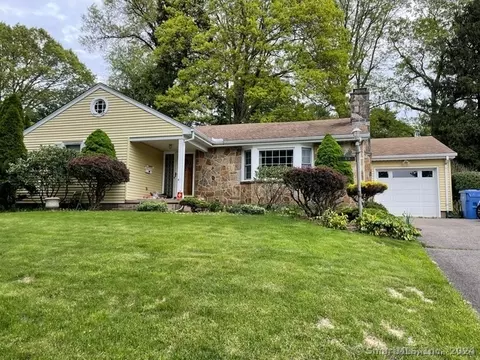 54 Dryden Dr, Meriden, CT 06450