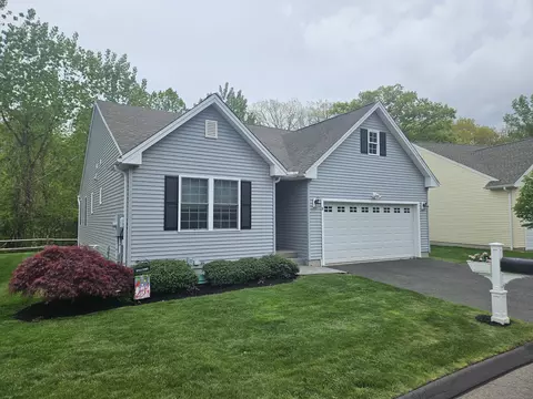 286 Beth Ln #8, Waterbury, CT 06705