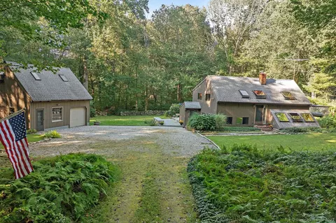 426 Forsyth Rd, Salem, CT 06420
