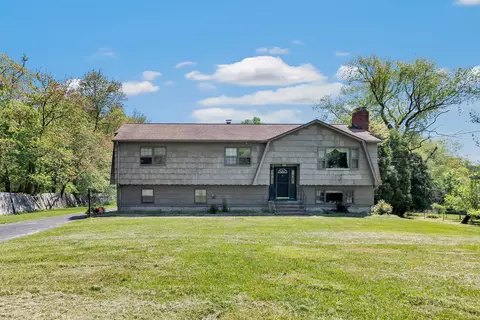 390 Elm St, Monroe, CT 06468