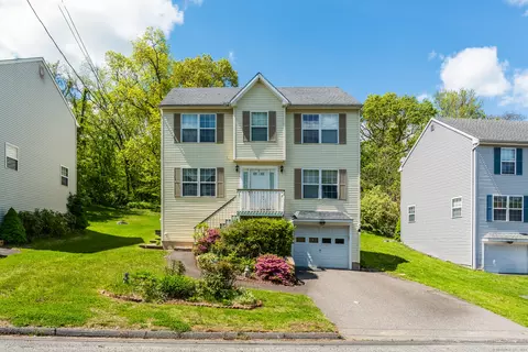 1594 Highland Ave, Waterbury, CT 06708