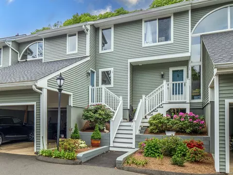 15 Glen Rdg, Wilton, CT 06897