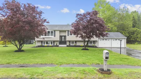 1 Surrey Dr, North Haven, CT 06473