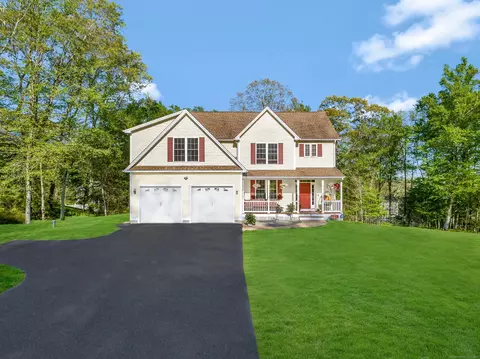 2 Stoddards Vw, Ledyard, CT 06335