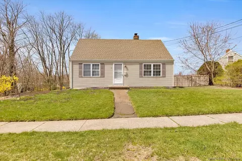 42 Tremper Dr, Wallingford, CT 06492