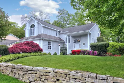 3 Wilton Hls #3, Wilton, CT 06897