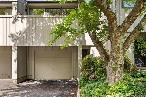 49 Whitney Gln #49, Westport, CT 06880