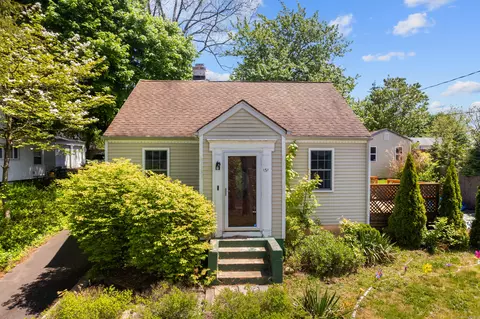 131 Grandview Ave, Hamden, CT 06514