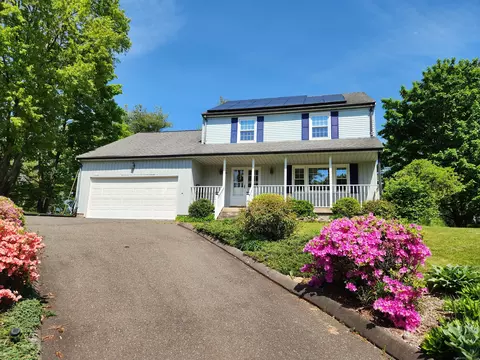191 Briarwood Dr, Manchester, CT 06040