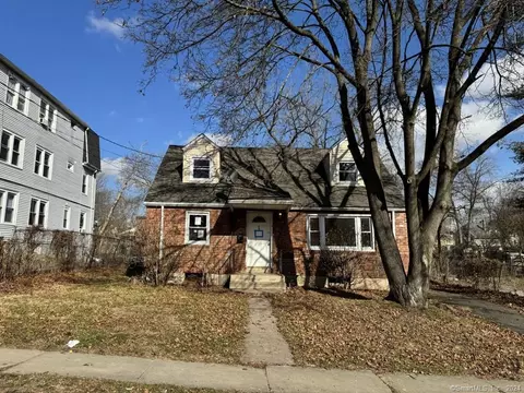 38 Winchester St, Hartford, CT 06112