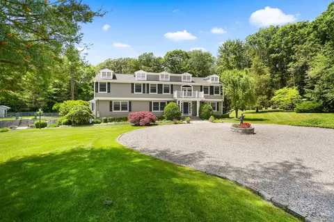 19 Gray Squirrel Dr, New Canaan, CT 06840