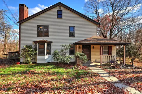 921 Shepard Ave, Hamden, CT 06514
