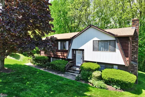 229 Crestwood Dr, Naugatuck, CT 06770