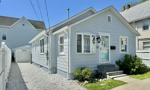12 Sperry St, Milford, CT 06460