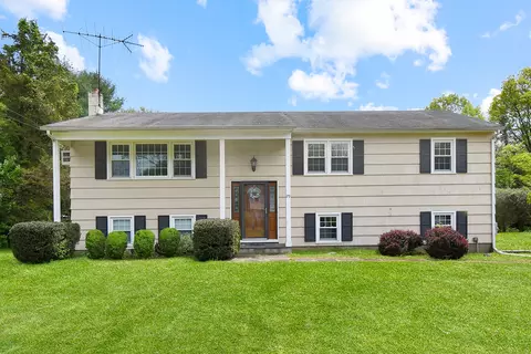 29 Thistle Rd, Norwalk, CT 06851
