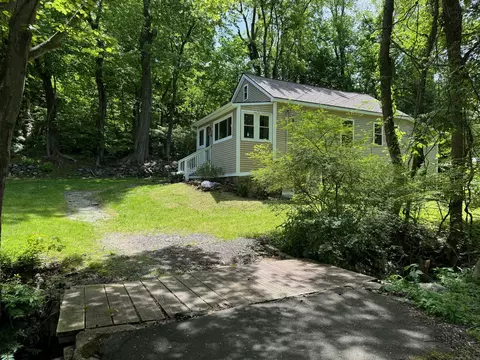 88 Atwood St, Watertown, CT 06795