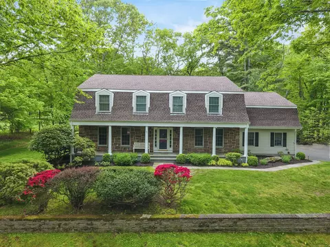 64 Woodbine Rd, Stamford, CT 06903