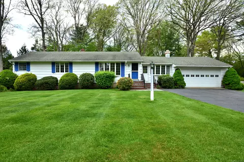 56 Country Way, North Haven, CT 06473
