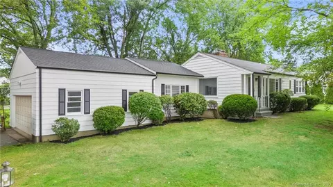 123 Williams Rd, Trumbull, CT 06611