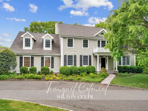 19 Crowne Pond Ln, Wilton, CT 06897