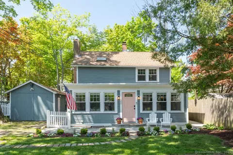 20 Bradley Ave, Branford, CT 06405