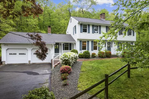 49 S Dish Mill Rd, Haddam, CT 06441