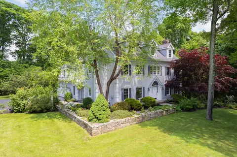 102 Tupelo Ln, Guilford, CT 06437