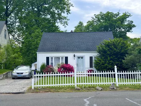 1835 Chopsey Hill Rd, Bridgeport, CT 06606