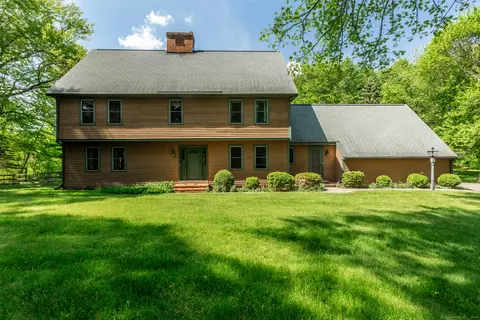 315 Taintor St, Suffield, CT 06078
