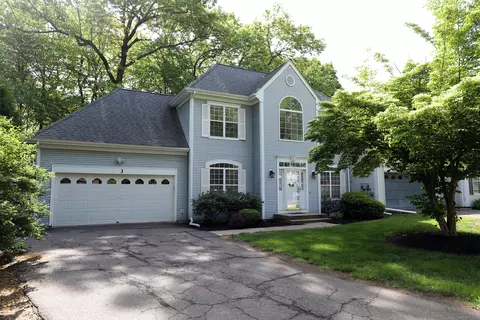 3 Whitward Pl, Windsor, CT 06095