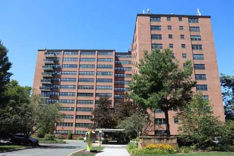 31 Woodland St #10B, Newington, CT 06111