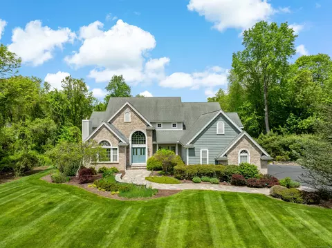 18 Hazel Ct, Shelton, CT 06484