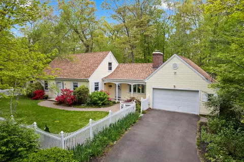 37 Church Ln, Madison, CT 06443