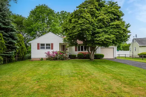 41 Summit St, Newington, CT 06111