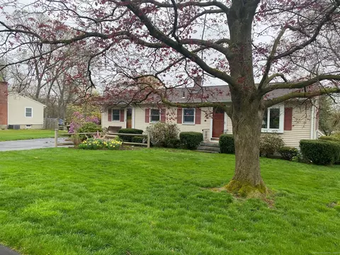 12 Sharren Ln, Enfield, CT 06082