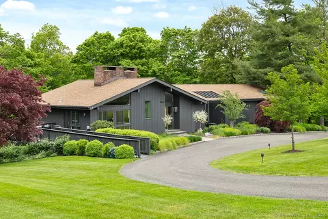 5 Aspetuck Hill Ln, Weston, CT 06883
