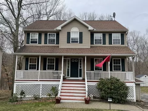 285 Lakeside Blvd E, Waterbury, CT 06708
