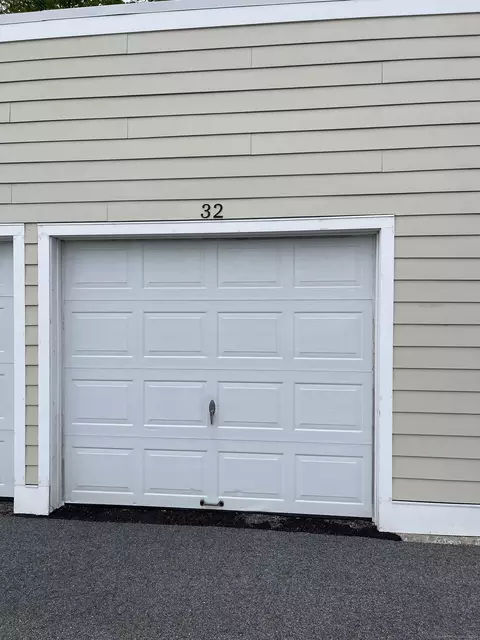 32 Casagmo Garage St #32, Ridgefield, CT 06877