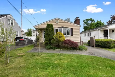 561 Jones Hill Rd, West Haven, CT 06516